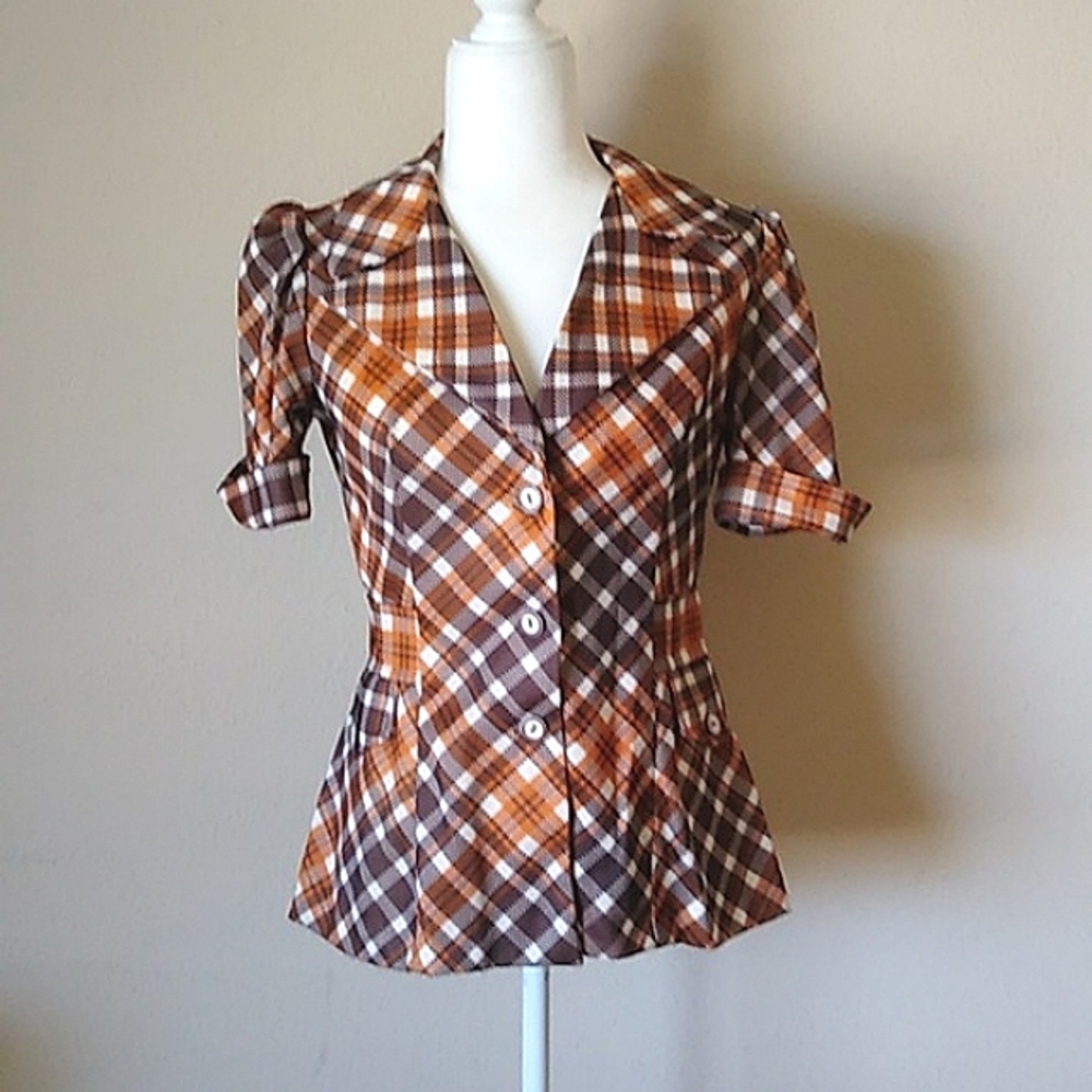 Vintage Fitted Short Poufy Sleeve Jacket and Dagger Collar